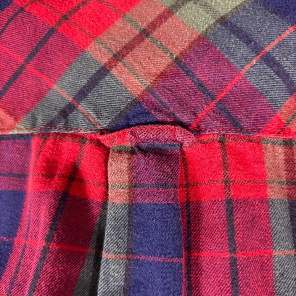 H&M classic button